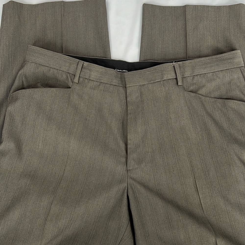 Calvin Klein Men’s Light Grey Striped Two-Piece Suit (44R, 38/30) - Picture 11 of 14